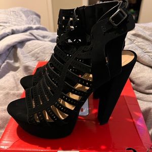 This is a black dress Sandals